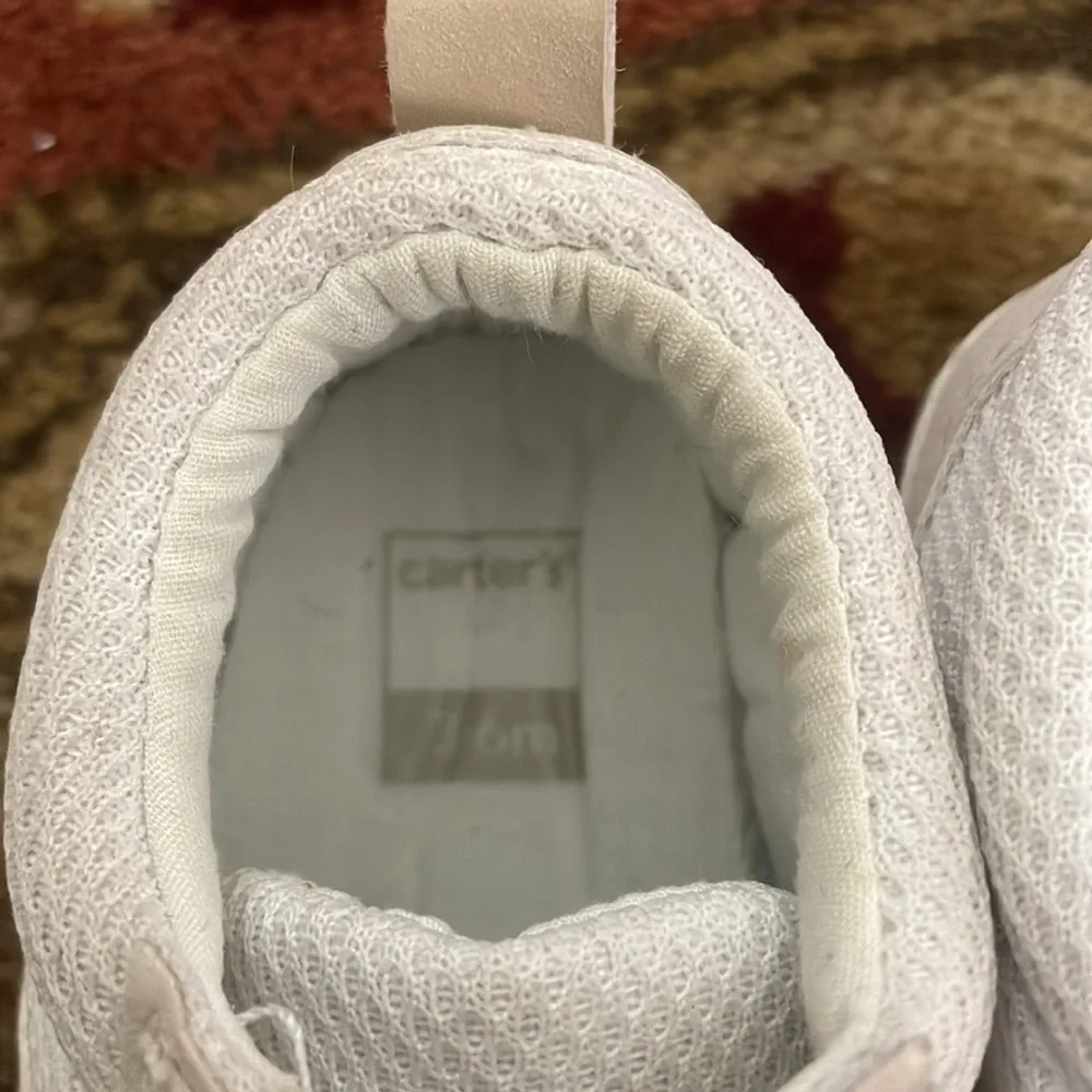 NEW Carter's White & Cream Sneakers with Breathable Mesh Baby softees Size:3-6M